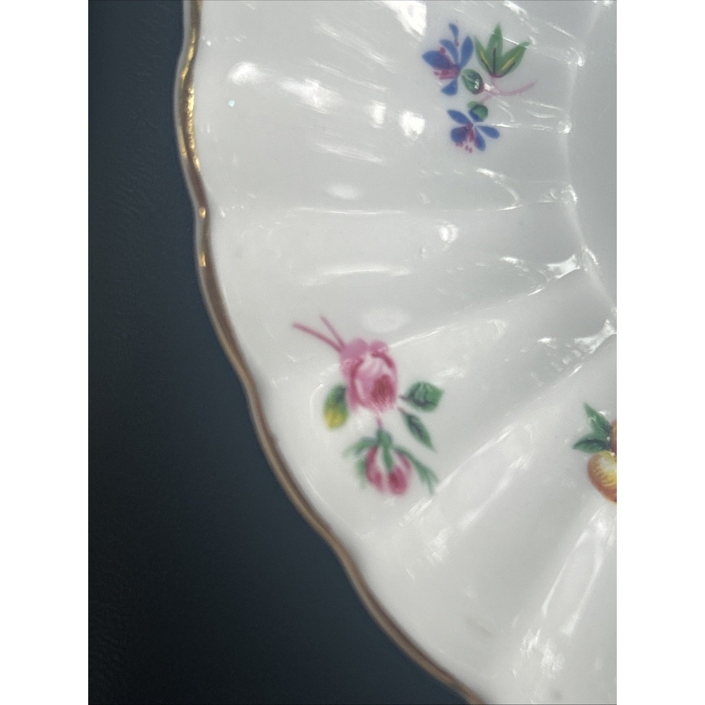 Vintage Royal Tuscan Fine Bone China Cup/Saucer Set Mini Floral Pattern - Picture 8 of 15